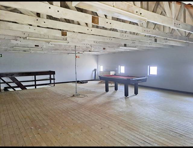 100M² OFFICE FOR SALE IN LOMBARDY ESTATE